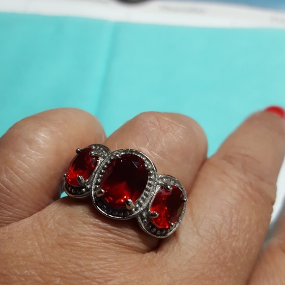 Red Diamond Ring - Picture 6 of 8